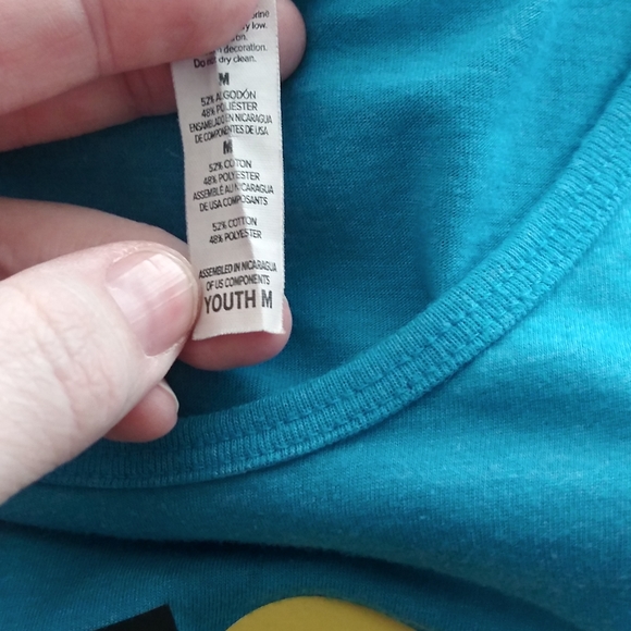 Tank tops 2 for $8 Final Price💙💙 - Picture 2 of 6